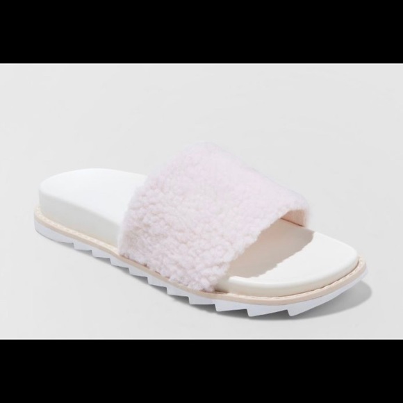 Stars Above Women’s Ferlet Slippers Cream - Picture 1 of 4
